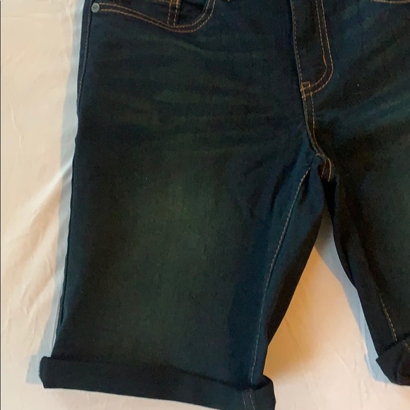 Bermuda Shorts - Picture 3 of 8